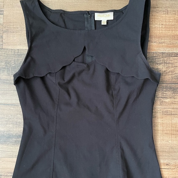Modcloth Scallop Zip Back Top - Picture 2 of 6